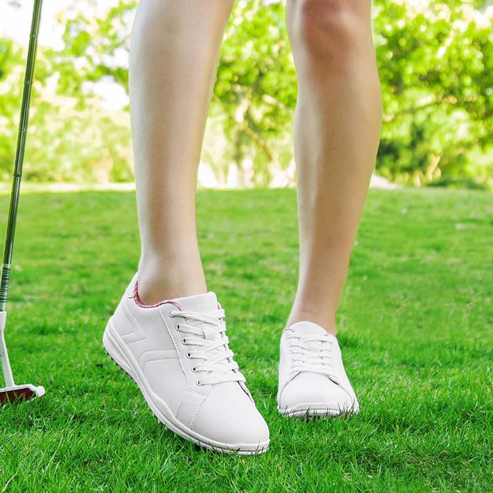 Choosing the Right Waterproof Golf Shoes
